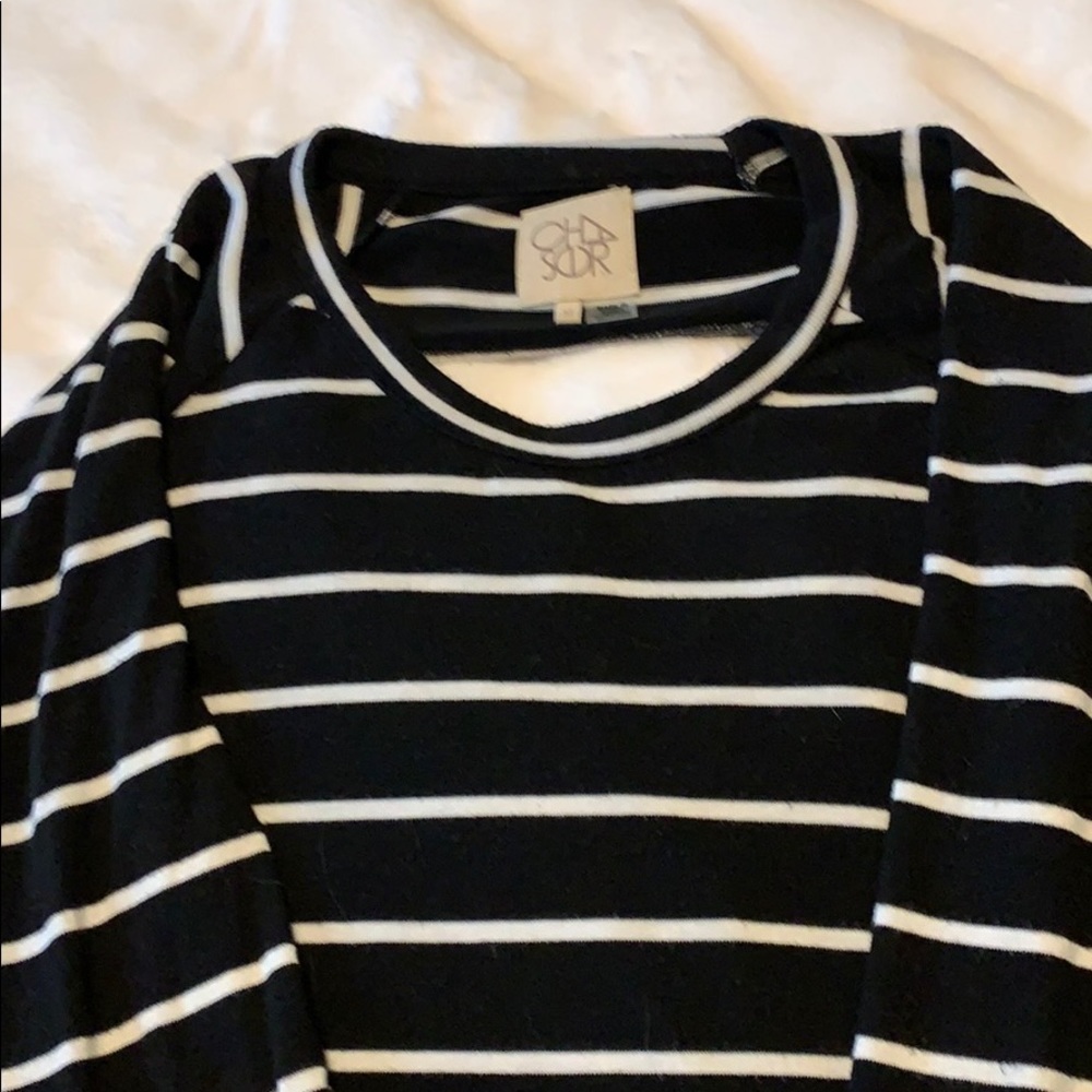 Cha Sor /Chaser LS top with peek a boo back